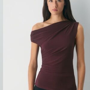 Babaton Gallery Off the Shoulder Top in Cardaman